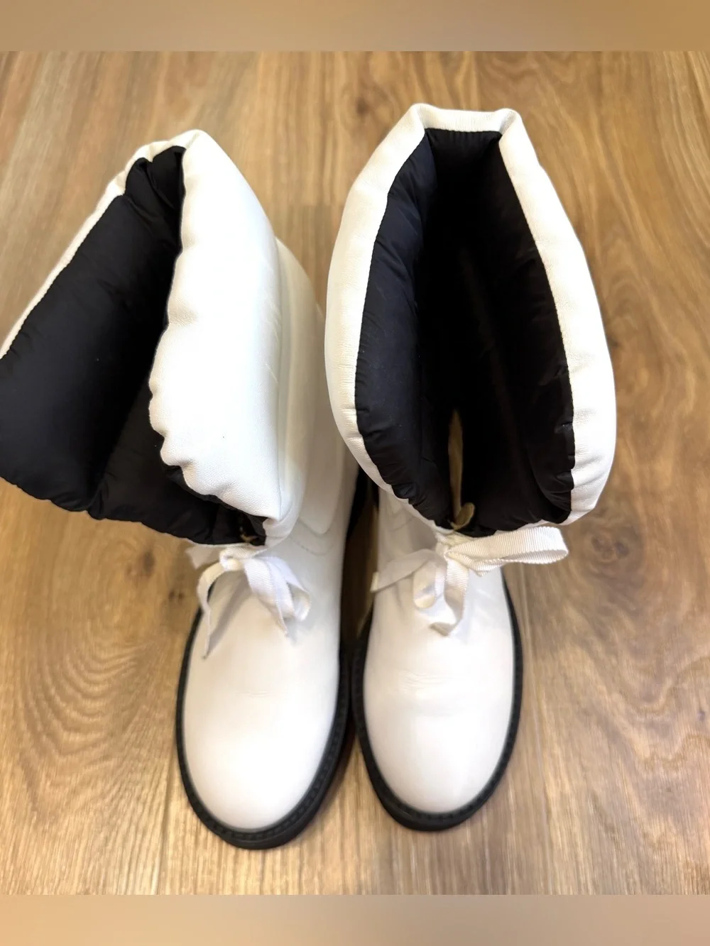 Stuart Weitzman Tyler Ultralift Lug Sole Puffer Boots White Black 6.5B
